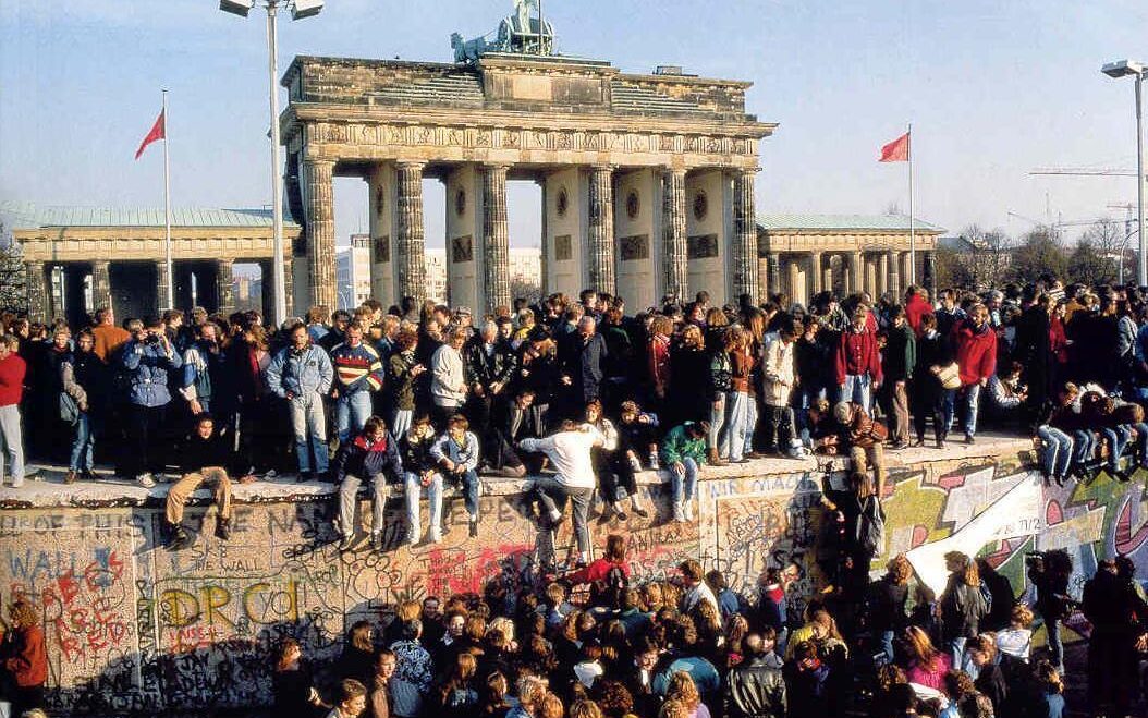 Where on earth is the Berlin wall?
