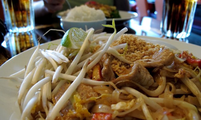 Delicious Ways To Support The Local Economy While Traveling