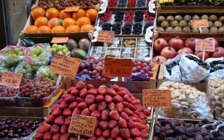 Italy adopts new law to reduce food waste