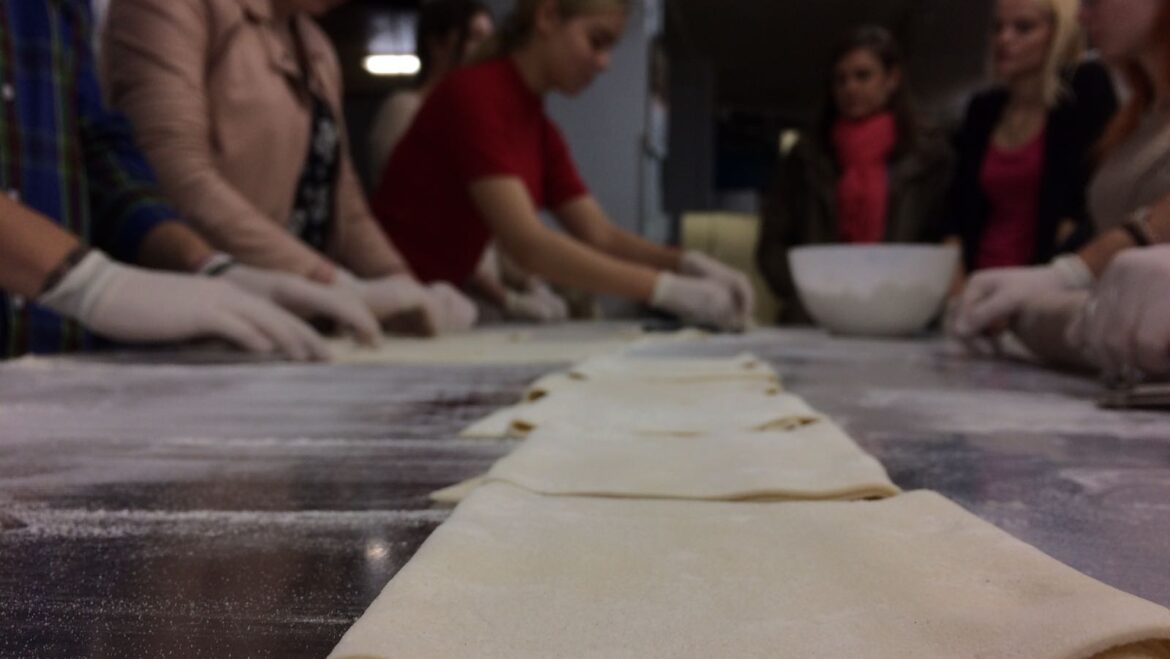 Gastronomy and culture as niche products for youth-friendly tourism