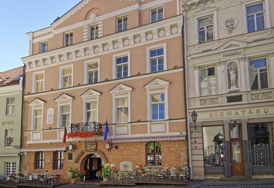 Lithuanian capital to be turned into vast open-air cafe