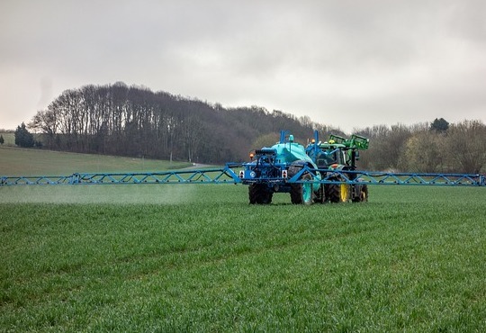 Macron to push for pesticide phase-out during EU presidency stint